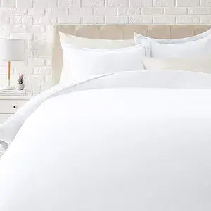 Amazon Basics Lightweight Wrinkle-Resistant Microfiber 3 Piece Duvet Cover Set with Zipper Closure, Full/Queen, Bright White Temp