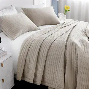 Twin Quilt Set 68 x 86 in, Lightweight, Oatmeal