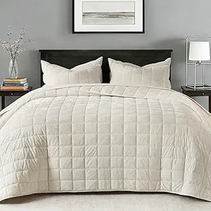 GOONE Oversized King Greek Velvet Quilt Set 112"x106" Ultra-Soft Luxe Sheen Bedspread, 150GSM Down Alternative Fill, Extra-Wide Hotel Coverage, Reversible Quilt with 2 Pillow Shams, Whisper White