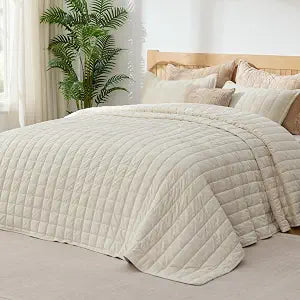 BEDELITE Velvet Quilt Set King Size - Luxury Soft Velvet Comforter Bedding Set for All Season, Lightweight Quilted Box Stitch Oversized Bedspread Coverlet with 2 Matching Shams, Cream White