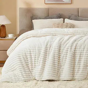 BEDELITE Fleece Oversized Queen Comforter Set -Super Soft & Warm Fluffy Cream White Bedding, Luxury Fuzzy Heavy Bed Set for All Season with 2 Pillow Cases
