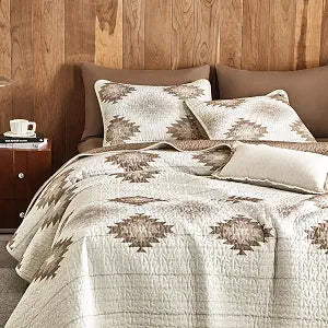 Wake In Cloud - Western Quilt Set, Aztec Southwestern Rustic Farmhouse Country Cabin with Geometric Pattern, Reversible Lightweight Bedspread Coverlet, 3 Pieces, Beige Brown, Queen/Full Size