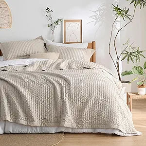 Bedsure Quilts Queen Size - Queen Quilt Bedding Set Bedspread Coverlet Comforter, Lightweight Neutral Striped Bedding, 3-Piece Set with 90"x96" Coverlet & 2 Pillow Shams, All-Season Soft Microfiber