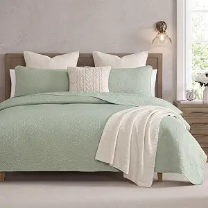 Lorenzo Sage Green Quilt Set, Full/Queen Bedspread Lightweight Coverlet