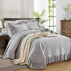 Ruffled Quilt Bedding Set California King Size 100 * 114 in - 3 Pieces Solid Shabby Chic Farmhouse Ruffles Rustic Coverlet Lightweight Fluffy Summer Oversized Bedspread with Shams for Women Men Gray
