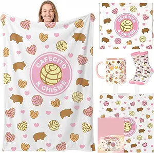 Cafecito Y Chisme Gift Set for Women - 5Pcs Funny Mexican Gift Includes Blanket, Socks, Mug, Tote Bag, Greeting Card for Mom Sister Wife Friends Mother's Day Birthday Mexican Party Favor(Coffee Drink)