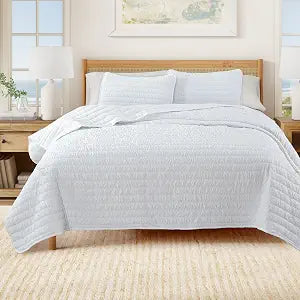 Great Bay Home Full/Queen Quilt Set - 3-Piece Embossed Floral Bedding Set - Soft, Lightweight, All-Season Bedspread (White)