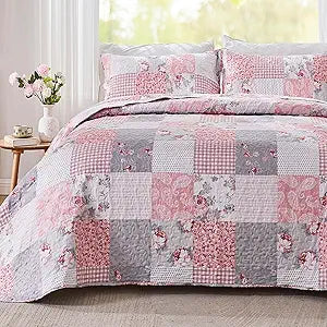 VIVILINEN Oversized King Size Quilt Set Pink Grey Floral Plaid Patchwork Bedspread 132x120 Alaska King Size Reversible Quilted Coverlet Set 3-Piece Comforter Bedding Set Bed Cover with 2 Pillow Shams