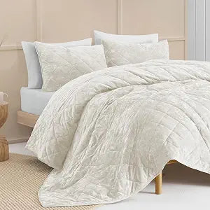 Wonderful Luxury Velvet Beige Quilt Set Queen, Diamond Stitch Pattern Bedding, Lightweight Ultra-Soft Skin-Friendly, All-Season, Versatile as Comforter/Bedspread for Adults Teens Kids Bedroom,94"x94"