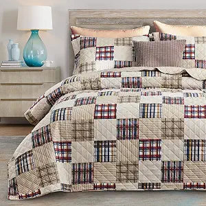 CHIXIN Plaid Quilt Queen Size - Classic Tartan Plaid Pattern - Lightweight Bedspread Coverlet Set, Country Patchwork Bedding Cover for All Season, 3 Piece, Beige