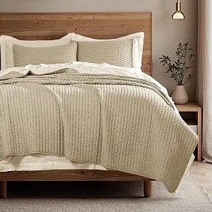 Lightweight Quilted Bedspread Quilt Set, Pre-Washed Brushed Microfiber, Handmade-Look Stitching, All-Season Decorative Coverlet with 2 Pillow Shams, King, Camel