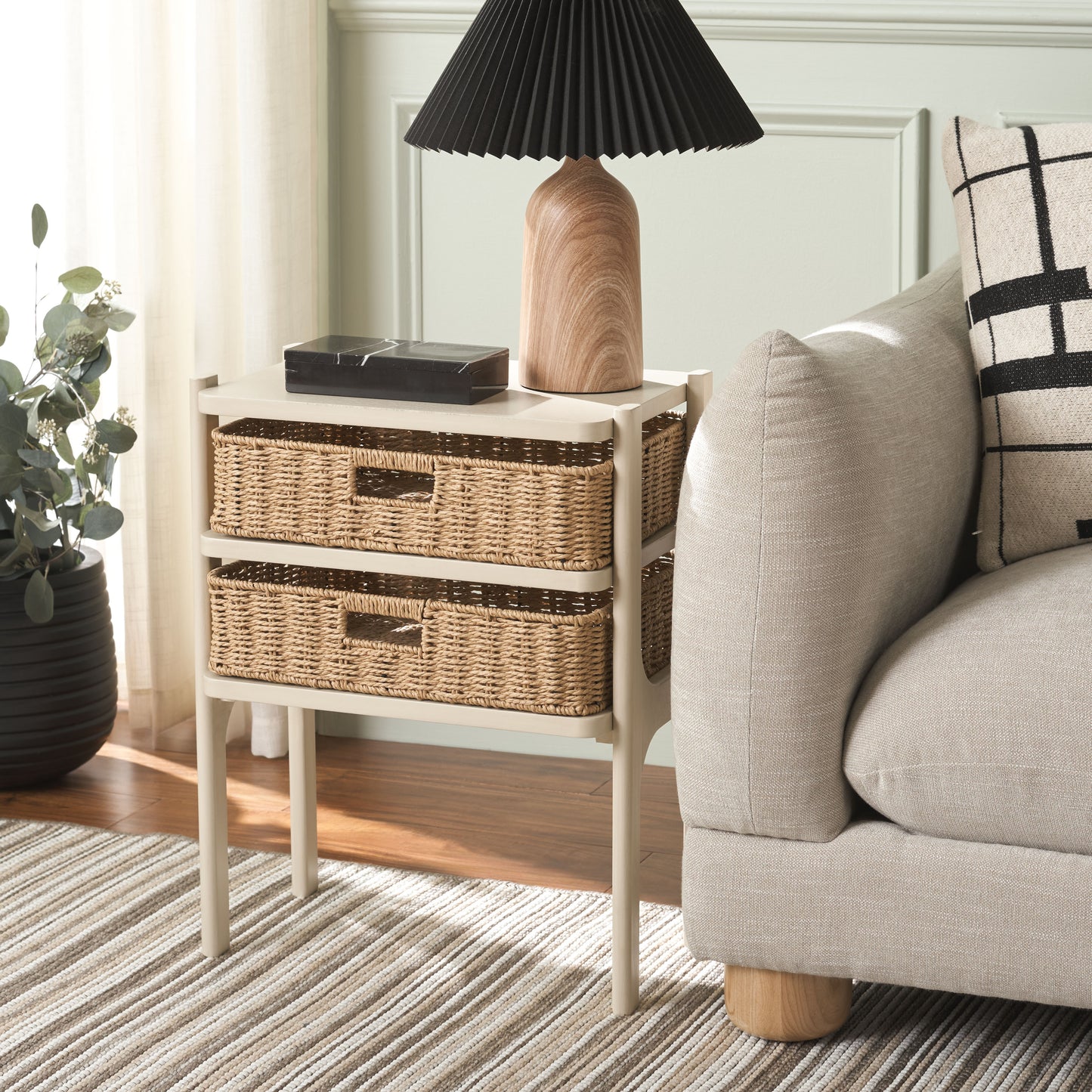 Safavieh Rozalyn Traditional Wood End Table, Sand