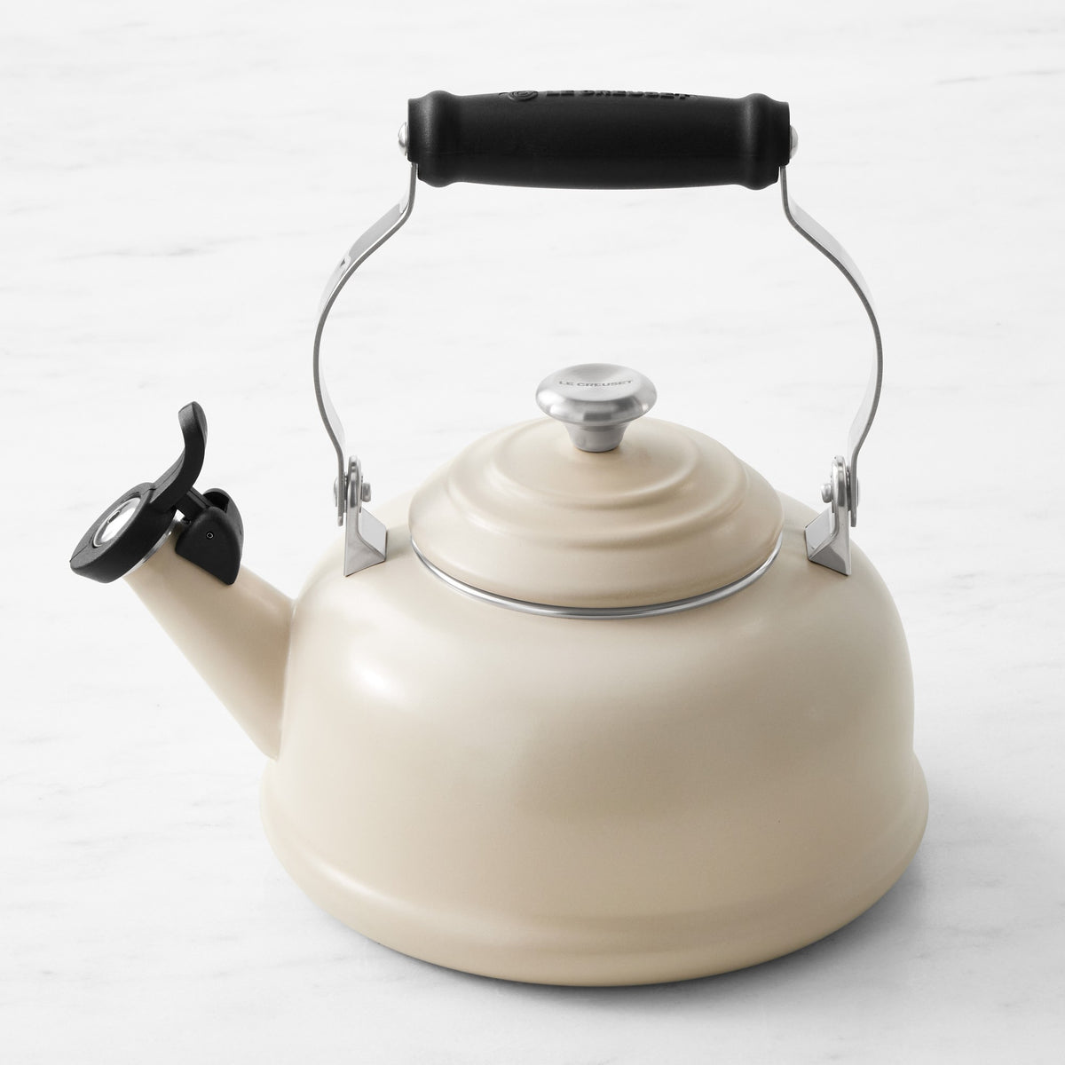 Le Creuset Classic Whistling Tea Kettle,Brioche,