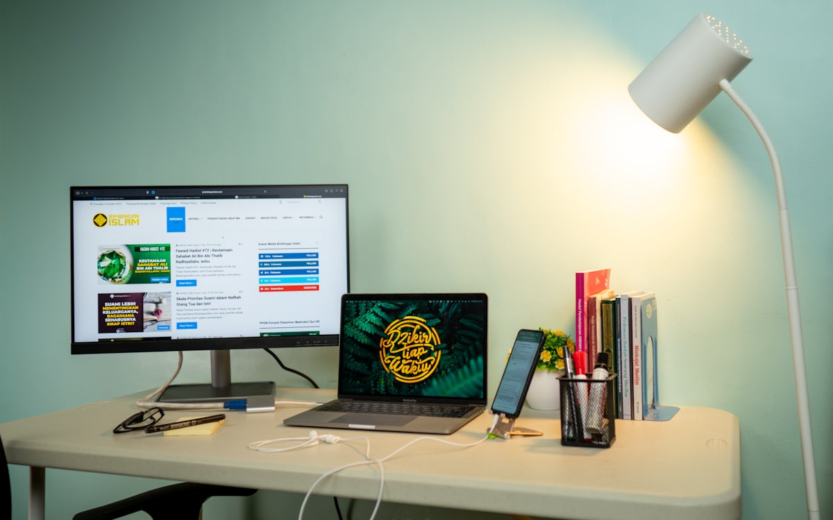 Essential Desk Setup Accessories for a More Productive Home Office in ...