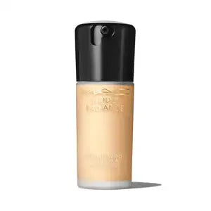 MAC Studio Radiance Serum Powered Foundation NC20