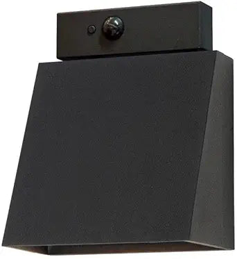 Maxim Lighting Pathfinder Outdoor Wall Light | Black Aluminum Finish | Transitional Outdoor Light Fixture | Ideal for Porches, Patios & Garages | Dimmable ADA Compliant Wet Rated | 52120BK-MSP