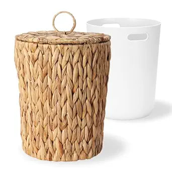 2.6 Gallon Wicker Trash Can with Lid and Removable Liner Bucket - Rattan Bathroom Garbage Can - Boho Hand Woven Water Hyacinth Wicker Waste Basket for Bathroom, Bedroom, Living Room, Home, Office