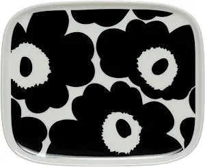 MARIMEKKO Oiva Unikko Rectangular Plate (Black)  Refine Your Kitchen Dcor with Our Iconic Black & White Stoneware  Serving Plates to Elevate Your Dining Experience (5 in x 6 in)