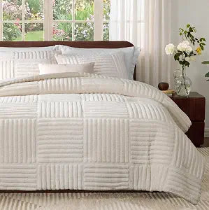 Amlie Home Fleece Comforter Set Queen Size, Beige Fleece Bedding Set with Stripe Jacquard, Soft Fluffy Bedding Set, 3 Pieces, 1 Warm Comforter and 2 Pillowcases