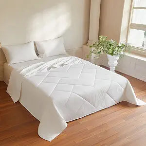 YOUR MOON Summer Lightweight Wool Comforter Queen Size  100% Australian Wool Filling, 100GSM Thin Duvet Insert, Breathable Comforter for Hot Sleepers, 100% Noiseless Cotton Shell (White)