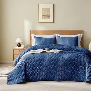 Petrichor Plush Velvet & Flannel Quilt Set Queen Size, Luxuriously Soft Textured Geometric Bedding, Lightweight All Season Quilt, 3 Piece Set with 2 Pillowcases, Navy