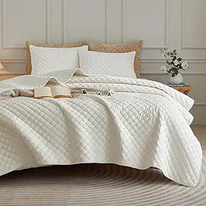Velvet Quilt King Size Comforter Set - Luxury Soft Velvet Bedding Set for All Season, Bedspread Coverlet King Quilt with 2 Pillow Shams, Cream White, Diamond
