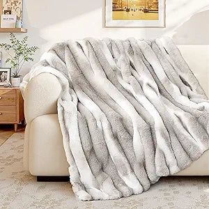 VFROO Plush Faux Rabbit Fur Throw Blanket  850GSM Thick & Warm, Ultra Soft Fluffy Blanket for Couch, Bed, Sofa, Ideal Gift for Women, 50"  60", Grey