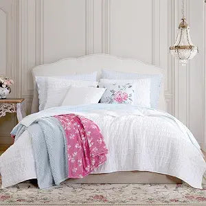 Shabby Chic�� - Queen Quilt Set, Reversible Cotton Bedding with Matching Shams, Beautifully Ruched Home Decor for All Seasons (Seren White, Full/Queen)