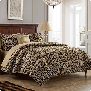 VCNY Home Bed in a Bag 8-Piece Bedding Set - Queen Size | Cheetah Print Shams, Decorative Pillows & Pillowcases | Elevate Your Home Decor | Luxurious, Soft & Cozy | No-Wrinkle Microfiber Polyester