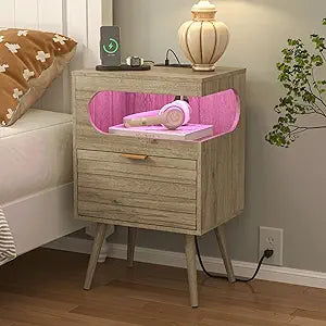 Veegle Nightstand,Modern Bedside Table with Storage Drawer and Open Wood Shelf, Accent Night Stand with Solid Wood Legs for Living Room, Bedroom and Small Spaces,Easy Assembly (Grey Oak-1)