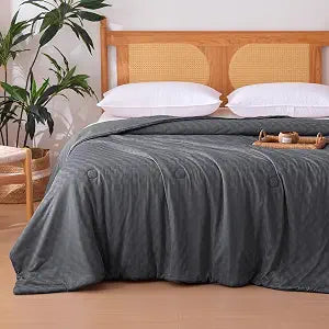 Amazon Basics Cooling Comforter, Soft Lightweight Waffle Weave Blanket for Hot Sleepers, Summer & All Season Bedding to Keep Cool for Night Sweats, 106"x90", King, Dark Gray