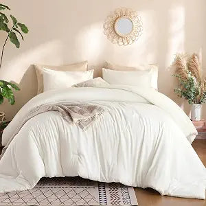 weigelia Super-Soft Micorfiber Comforter Set - Full Size Cream White Lightweight Warmth Comforter for All Season Use, Machine Washable White Bedding Set (1 Comforter, 1 Pillowcases)