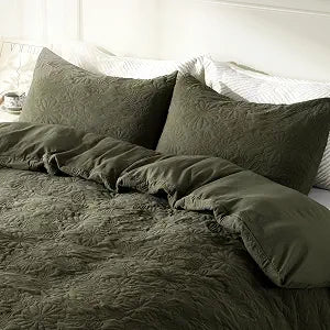 Super Soft Velvet Textured Duvet Cover Set King, 3 Pcs Floral Patterned Comforter Cover Set with Button Closure, Luxury Bedding Duvet Covers for All Seasons, 104 x 90 inchesOlive Green, King Size