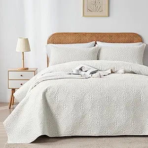 WURUIBO King/Cal King Quilt Set Cream, Microfiber Lightweight Bedspreads, Ultrasonic Embossed Solid Coverlet, Thin Bedding Set for All Season, Soft Breathable Bed Cover(1 Quilt, 2 Pillow Shams)