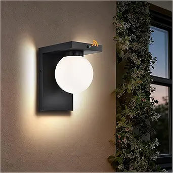 Black Exterior Light Fixture, Dusk to Dawn LED Outdoor Wall Light, 12W Integrated LED Modern Farmhouse Sconce with Frosted Glass Globe Shade, Waterproof Porch Light for Front Door, Garage, Patio