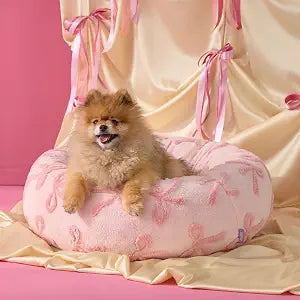 LE SURE Shown on TVDonut Small Dog Bed - Round Cat Bed for Indoor Cats Anti-Anxiety Calming Gift for Pets, Washable Cute Modern Beds with Jacquard Shaggy Plush & Anti Slip Bottom, 23 Inch, Pink Taffy