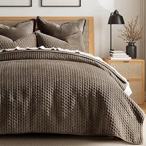 EverGrace Luxury Velvet Quilt Set King Size 3 Piece, Soft Cross-Stitch Velvet Comforter Set with Pillow Shams, Lightweight Coverlet Bedspread Bedding Set for All Seasons, Mushroom Brown