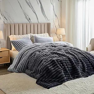 Cuddly Ribbed Fluffy Comforter Set Queen Size, Super Soft Plush Fleece Bedding Set, Warm Fuzzy Comforter with Matching Shams, All-Season Cozy 3-Piece Bed Set, Grey Ombre
