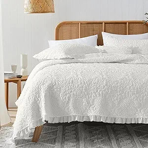 HORIMOTE HOME Shabby Chic Ruffled Quilt Twin Size, Cream White Floral Quilt Set Lightweight Crinkled Farmhouse Rustic Bedding Set, 2 Pieces Reversible Bedspread with Pillow Sham for All Season