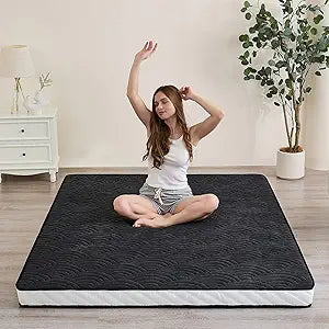Zelladorra Japanese Floor Mattress, Quilted Futon Mattress with Anti-Slip Bottom, Foldable Floor Bed with Storage Bag and Straps, (Black, Twin)