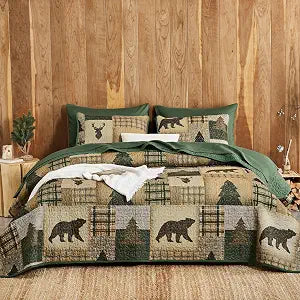 Wake In Cloud - Rustic Quilt Set, Cabin Country Christmas Bear Deer Wildlife Plaid Lodge Western Theme, Reversible Lightweight Bedspread Coverlet, 3 Pieces, Green Brown, Queen/Full Size