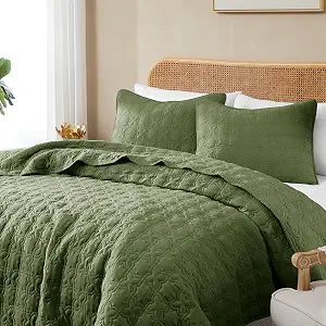 B2EVER Olive Green Twin Size Quilt Bedding Set with Pillow Sham, Ultra Soft Bedspread Coverlet, Lightweight Quilted Blanket Thin Comforter Bed Cover for All Season, 2 Piece, 68x90 inches