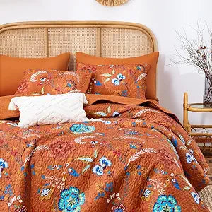 Wake In Cloud - Boho Quilt Set, Floral Bohemian Chic Country Botanical Colorful Funky Flower Pattern, Reversible Lightweight Bedspread Coverlet, 3 Pieces, Burnt Orange, King Size