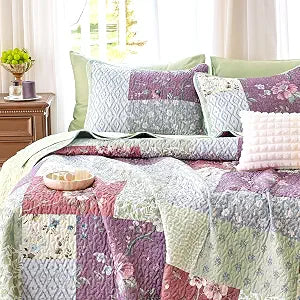 Wake In Cloud - Patchwork Quilt Set, Boho Floral Country Farmhouse Cottage Vintage Flower Pattern, Reversible Lightweight Bedspread Coverlet, 3 Pieces, Green Purple, Queen/Full Size