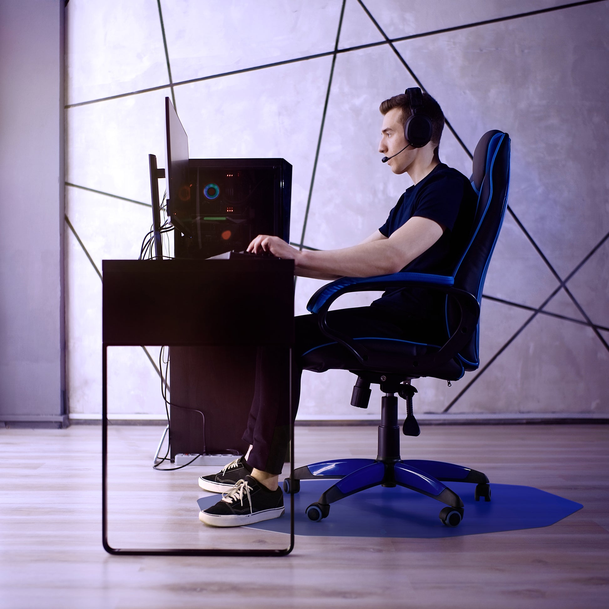 9MatÂ® Polycarbonate 9-Sided Blue Gaming E-Sport Chair Mat for Hard Floors - 38" x 39"
