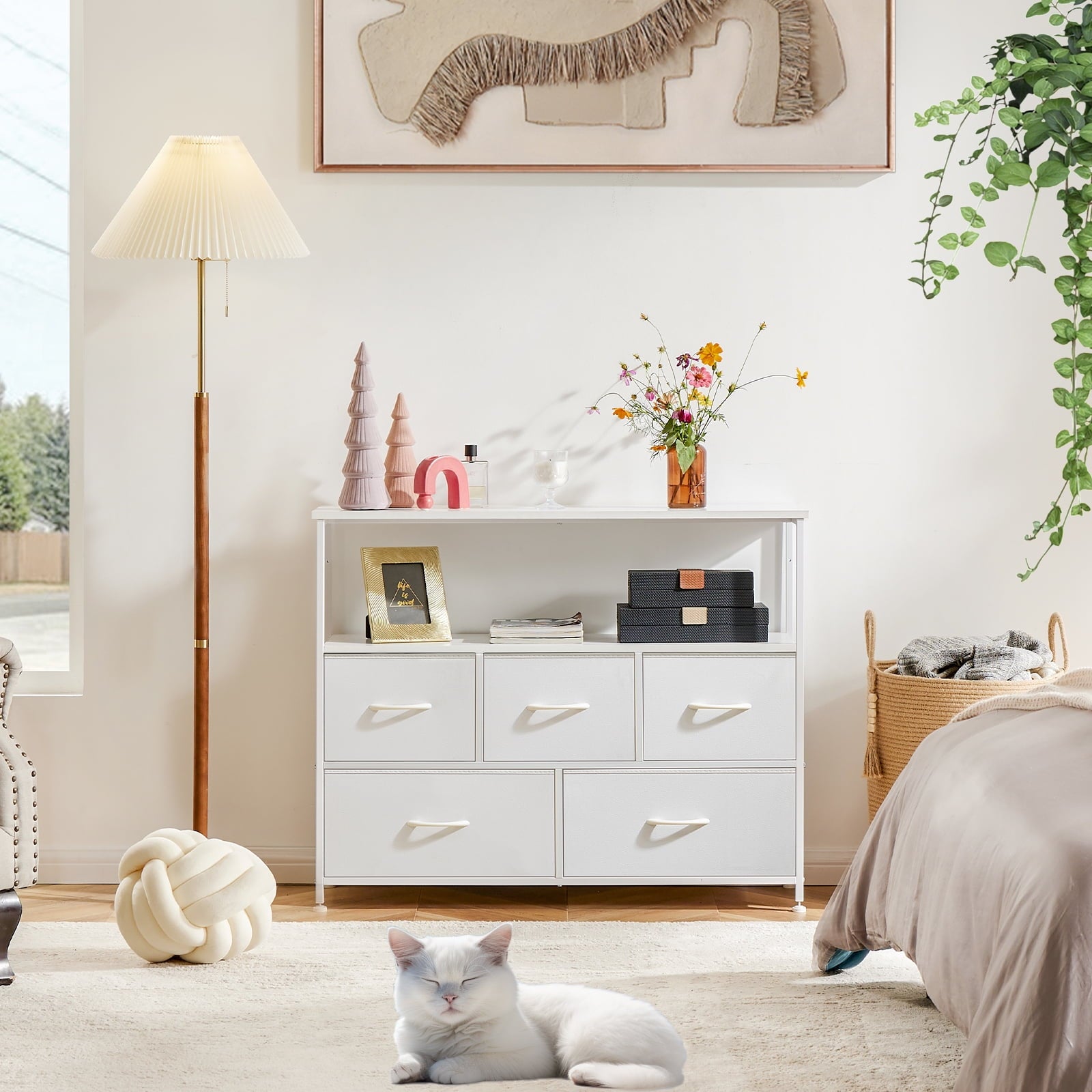 GIANNA Gabinete de TV para Dormitorio con 5 Cajones de Tela, Gabinete con Patas Ajustables para Dormitorio, Blanco