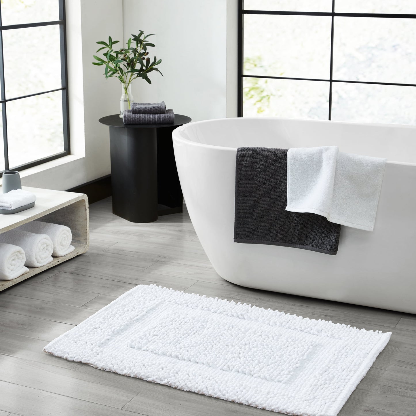 Jean Pierre New York Sophie Border 100% Cotton Bath Mat - Non-Slip Bath Rug - White - 27" x 45"