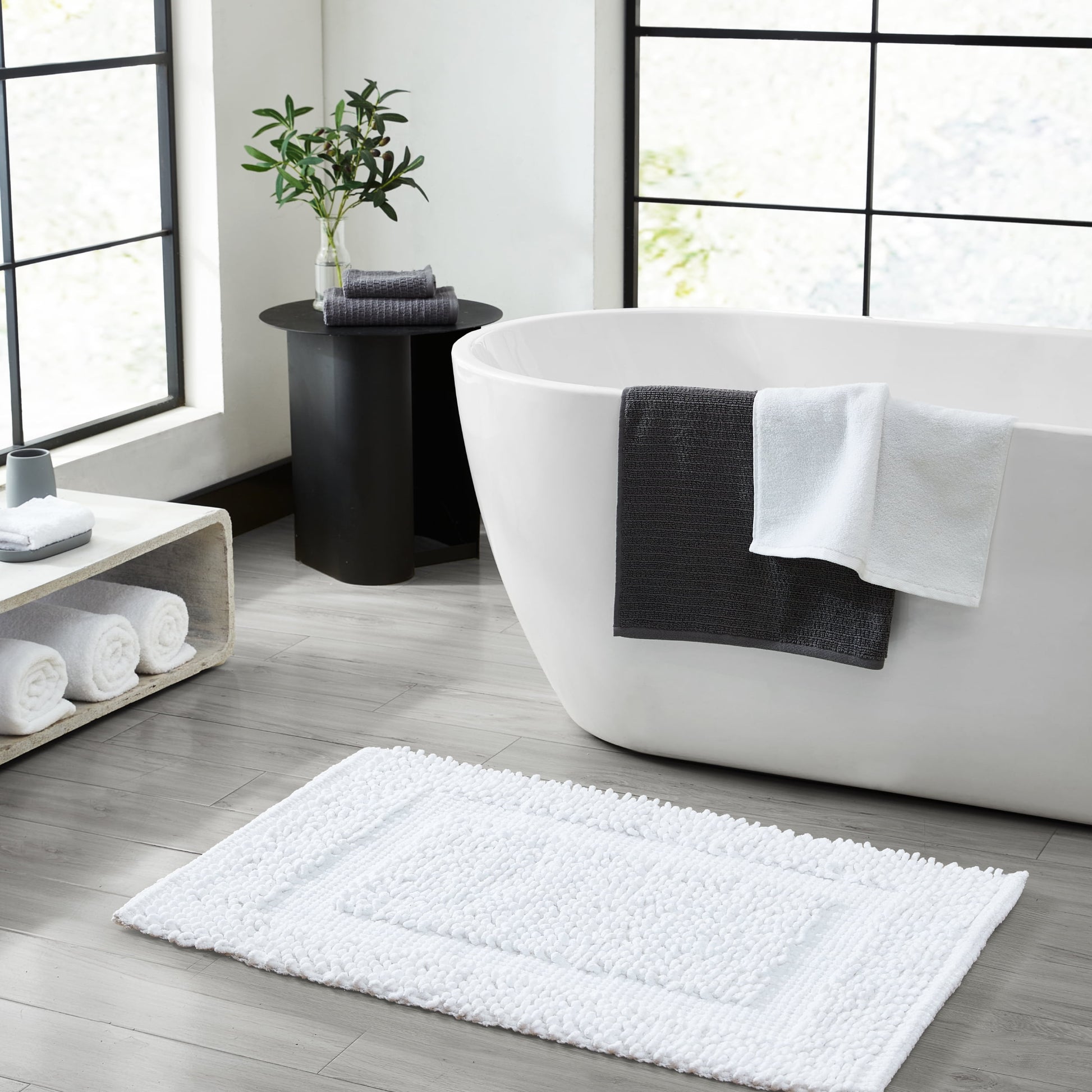 Jean Pierre New York Sophie Border 100% Cotton Bath Mat - Non-Slip Bath Rug - White - 27" x 45"