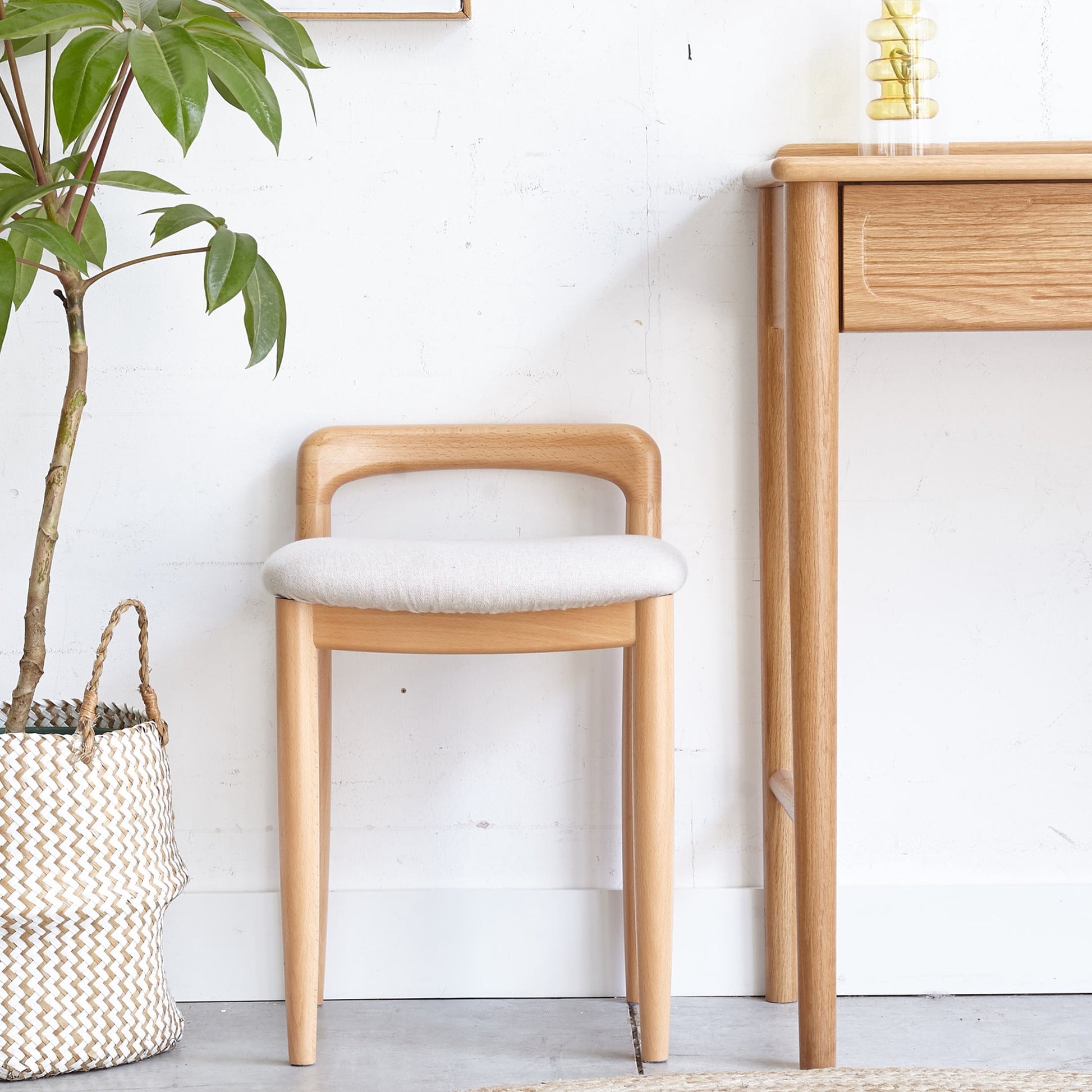 Natural Beech Wood Upholstered Make-up Stool, Simple Clean-Lined Wooden Bed Bench with Soft Cushion Seat, Versatile Bench for Dining Room or Bedroom, Natural