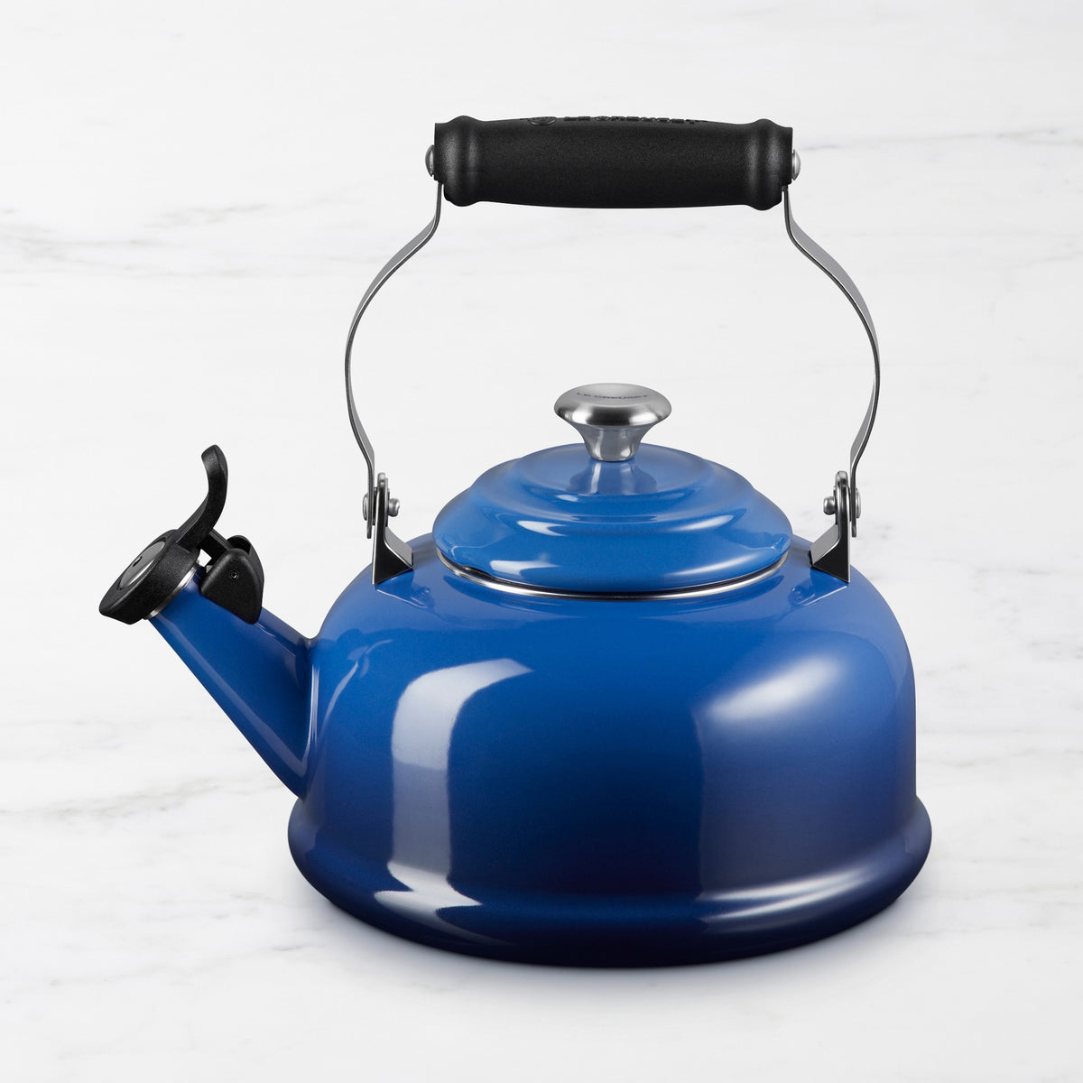 Le Creuset Classic Whistling Tea Kettle,Lapis,